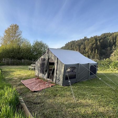 Glamping Tent On The River Klamath Eksteriør bilde
