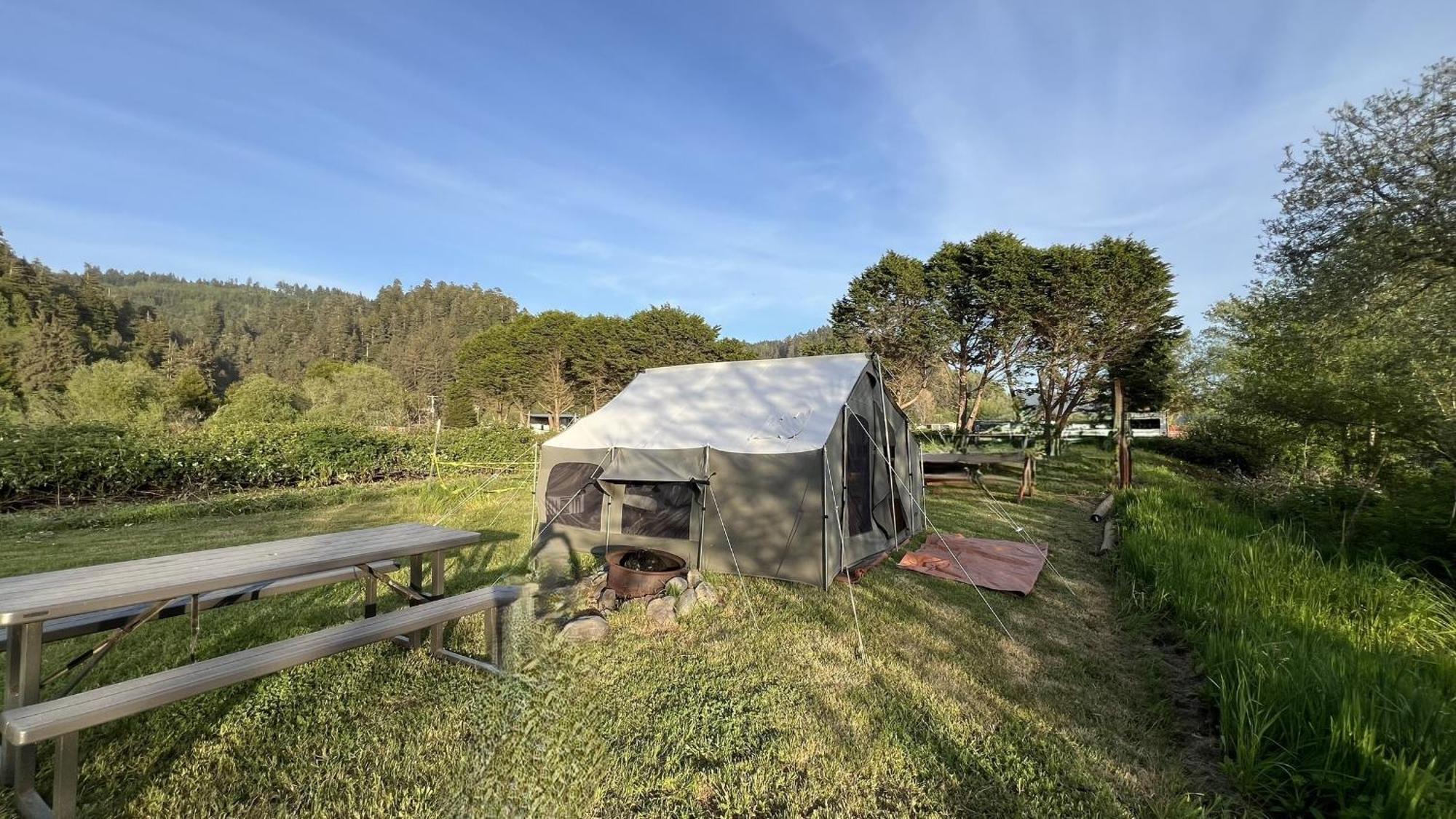 Glamping Tent On The River Klamath Eksteriør bilde